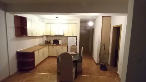 Издавам