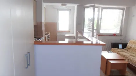 Se izdava stan Karpos 1 vo neposredna blizina na fakultetite