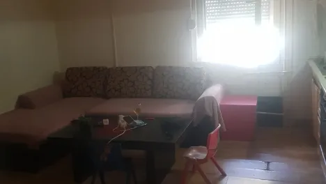 izdavam stan vo kisela voda 