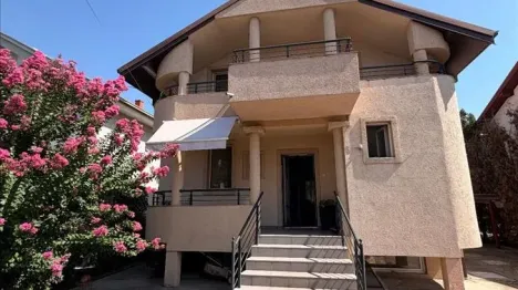 СЕ ПРОДАВА ПРОСТРАНА СЕМЕЈНА КУЌА ВО ЛИСИЧЕ – 232 м² КУЌА