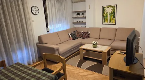 Se izdava garsonjera