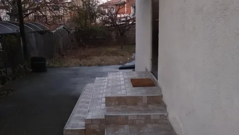 Izdavam kuka vo Kozle