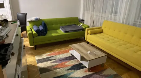 Izdavam trosoben stan vo avtokomanda